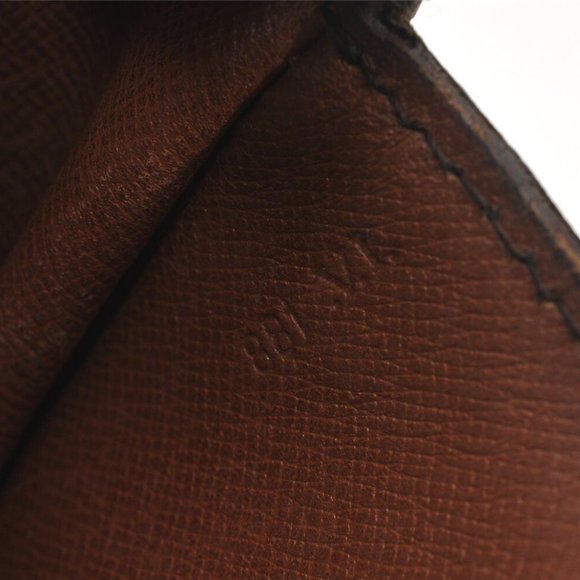 Authentic Louis Vuitton Monogram Saint Cloud MM - Picture 5 of 16